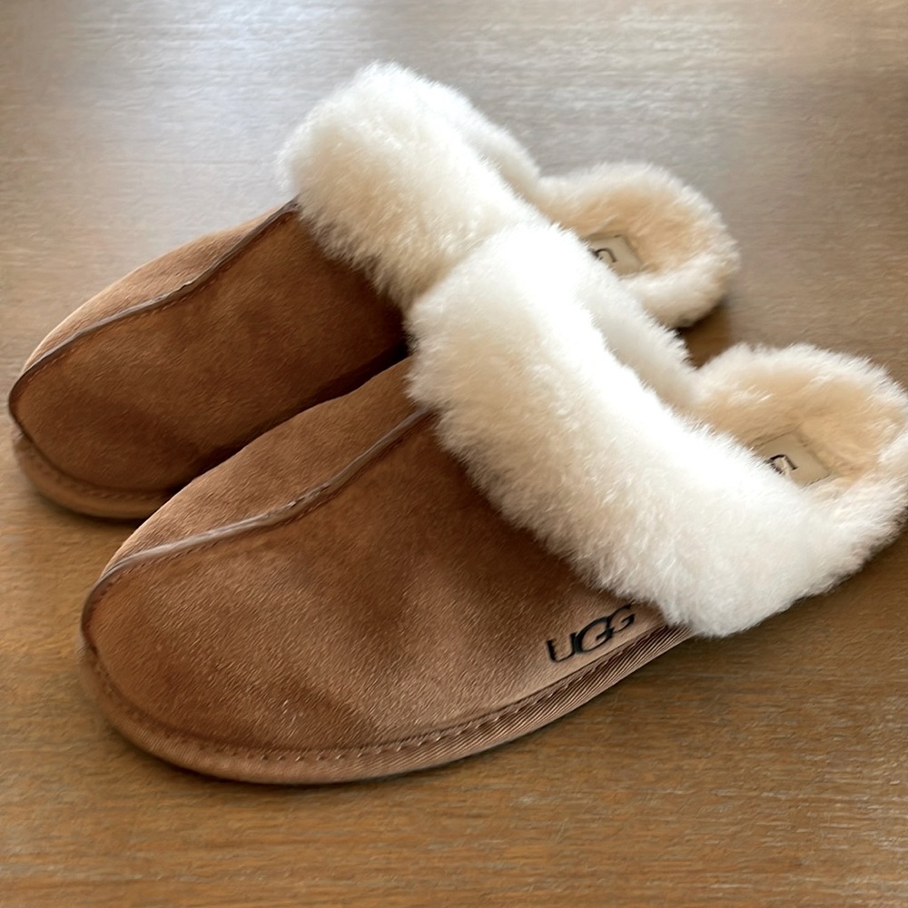 Ugg chestnut scuffette II size9
